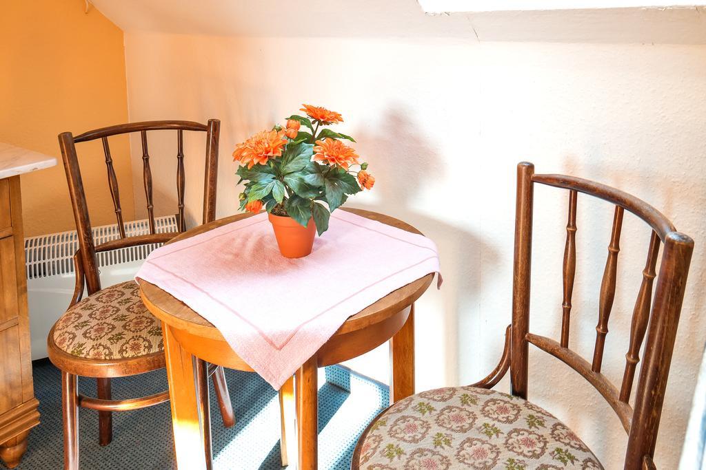 Hotel Zum Lieben Augustin Meersburg Pokoj fotografie
