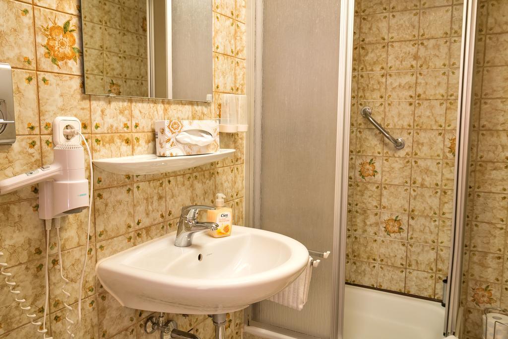 Hotel Zum Lieben Augustin Meersburg Pokoj fotografie